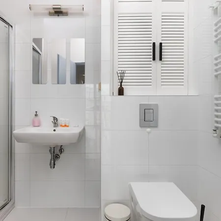 Apartman 100m2 With Beautiful Old Town View By Renters *