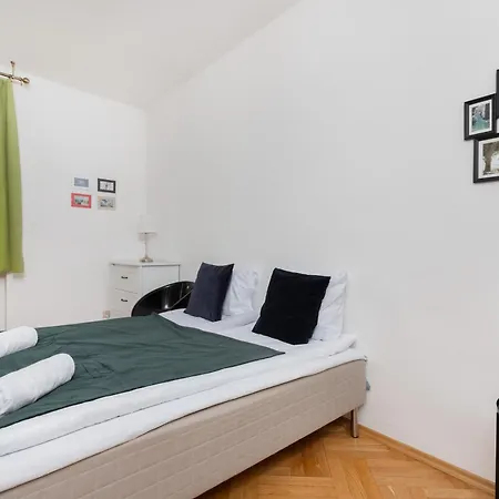 100m2 With Beautiful Old Town View By Renters Apartamento