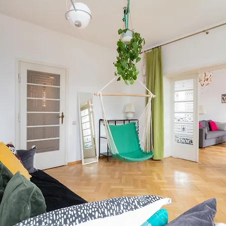 Apartman 100m2 With Beautiful Old Town View By Renters