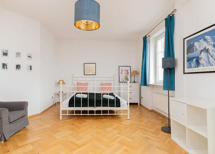 100m2 With Beautiful Old Town View By Renters 公寓