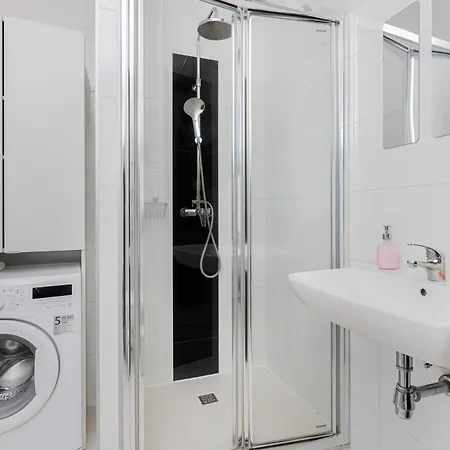 100m2 With Beautiful Old Town View By Renters Apartment *