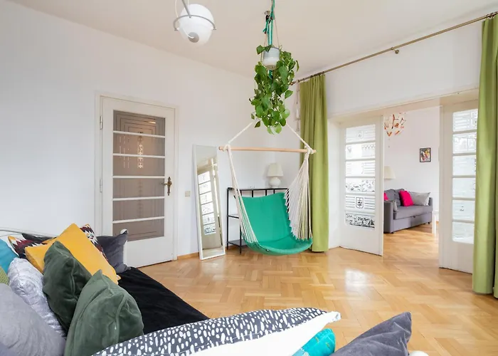 Appartement 100m2 With Beautiful Old Town View By Renters